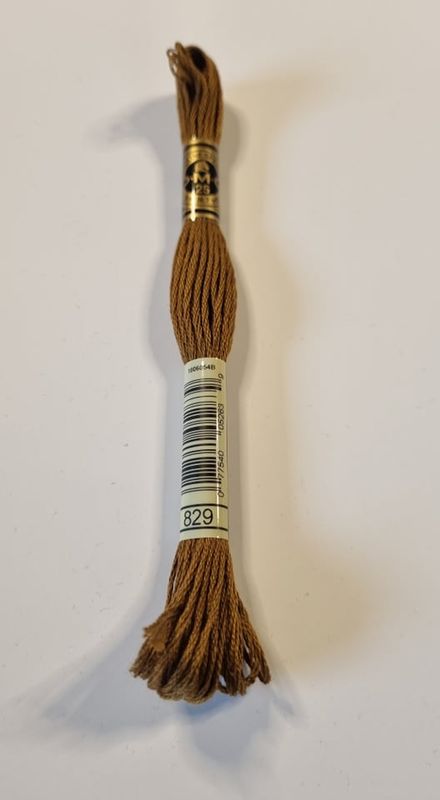 Moulinè garn 829