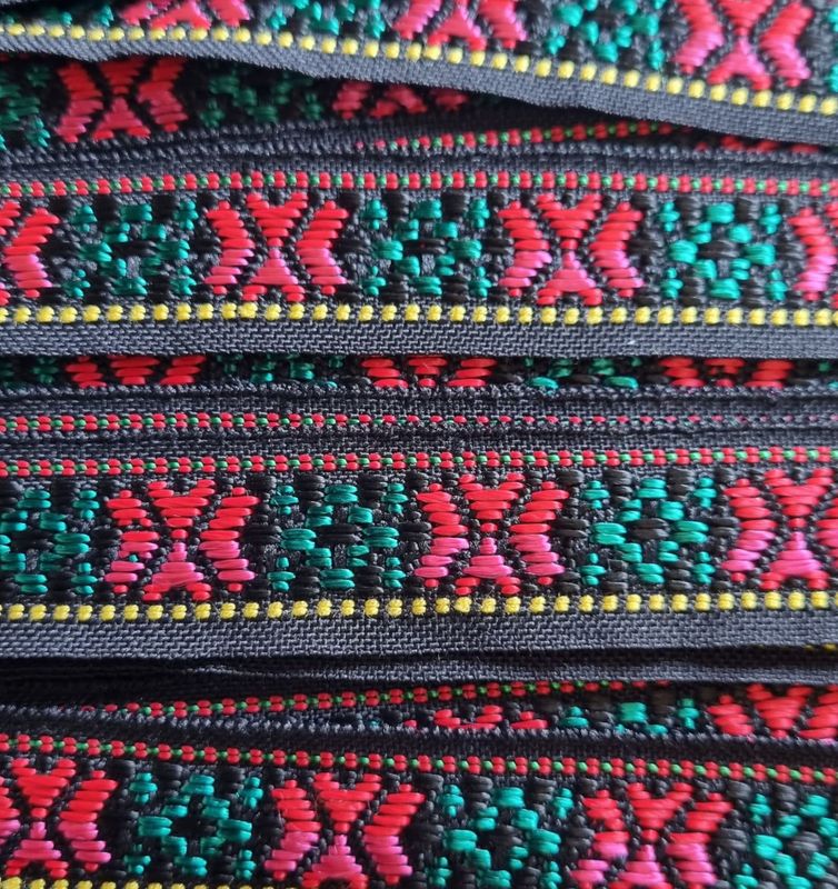 Hardanger barnebånd mørk rosa 25 mm