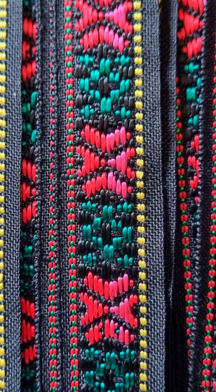 Hardanger barnebånd mørk rosa 25 mm